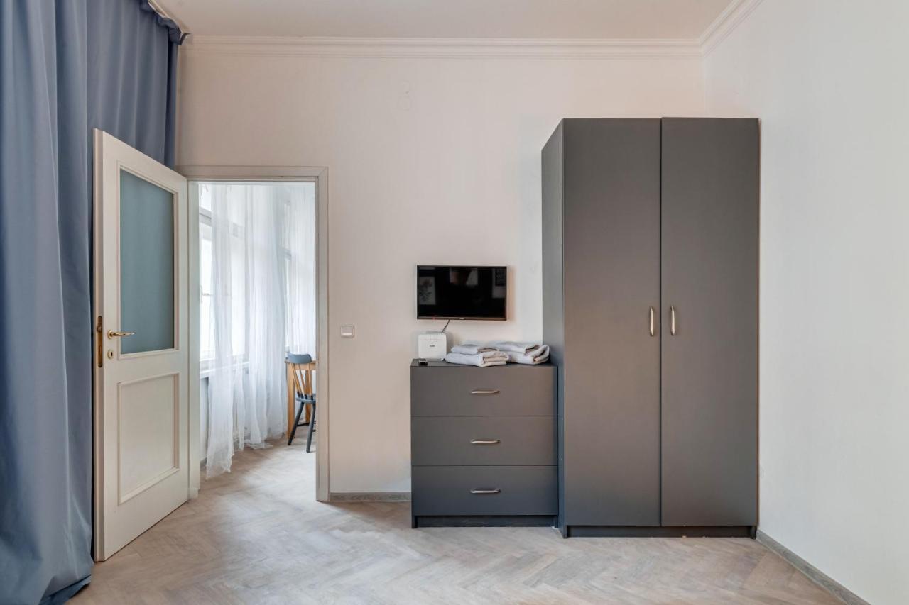 Vita Nejedleho Apartments Prag Exteriör bild