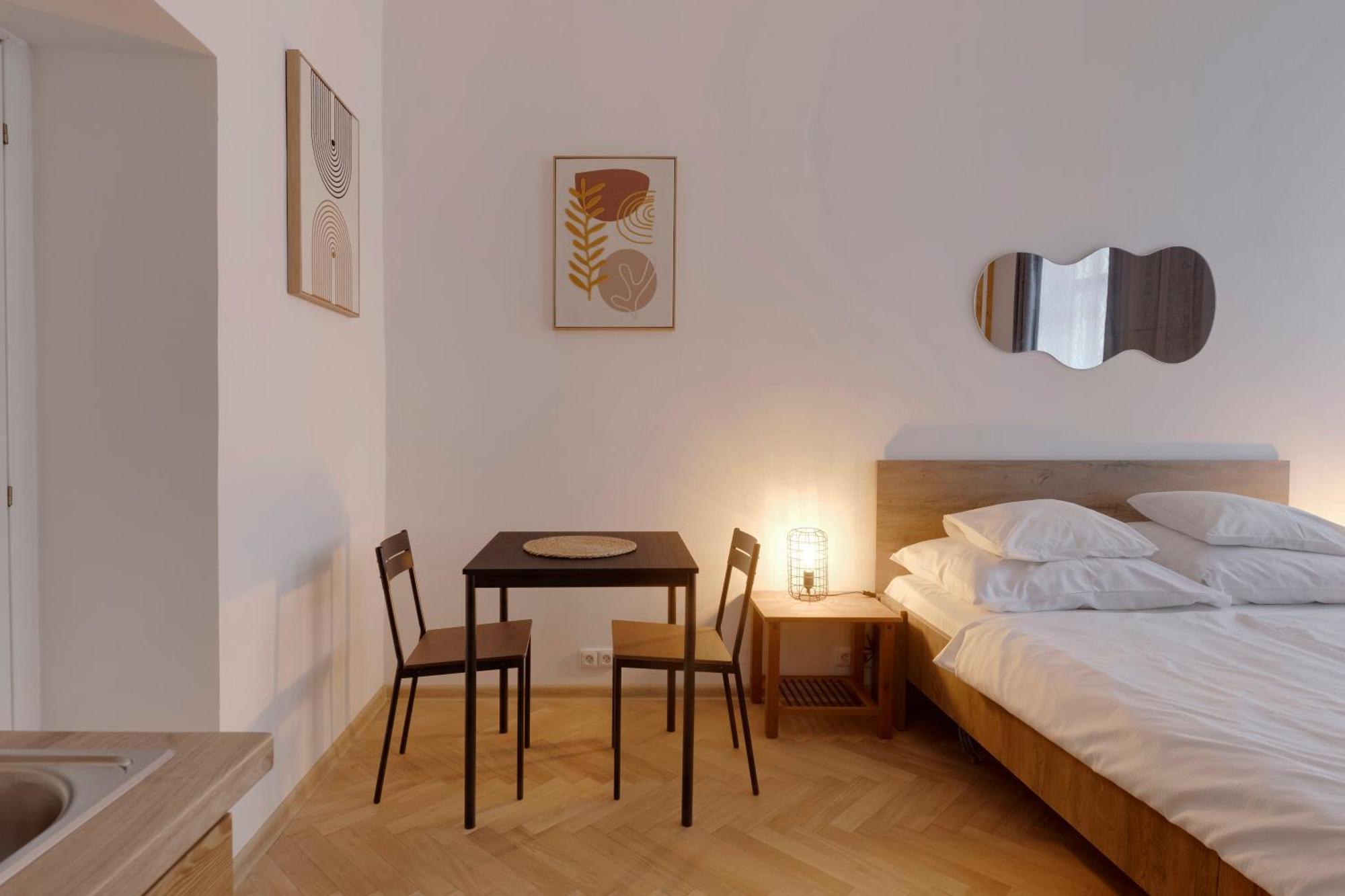 Vita Nejedleho Apartments Prag Exteriör bild