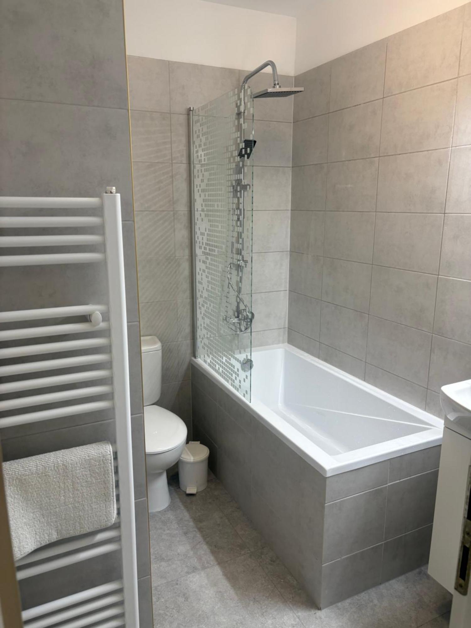 Vita Nejedleho Apartments Prag Exteriör bild